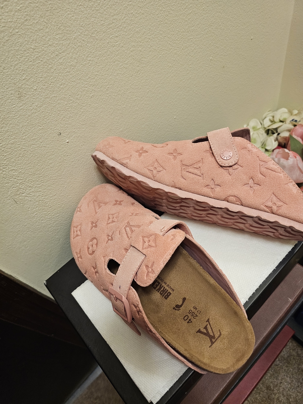 Birkenstock Pink Suede Embossed Clog Mules.  Made In Germany - Picture 5 of 6